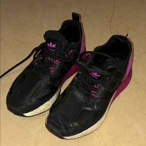 Adidas Women's Black and Pink Athletic Sneakers